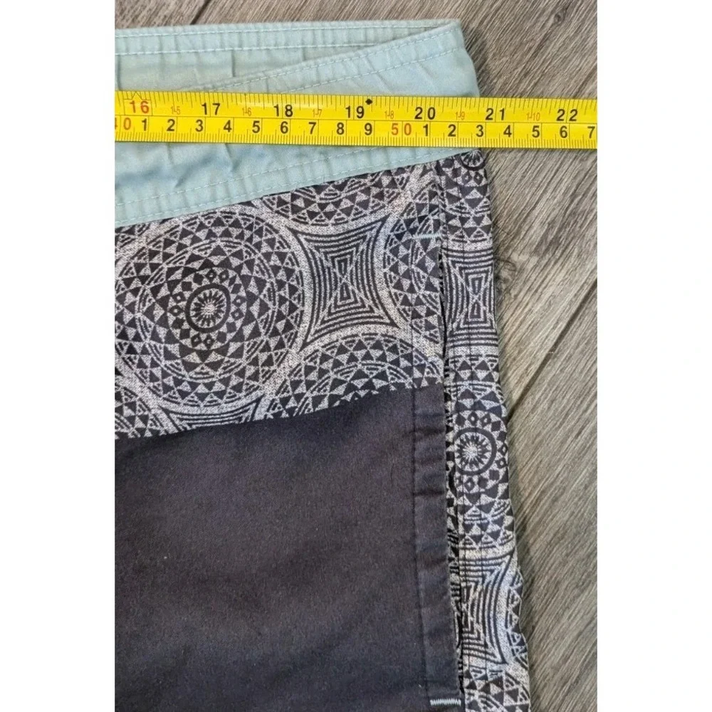 Valor Mens XL Board Shorts Patchwork Logo Gray &‎ Green Geometric Beachy Summer